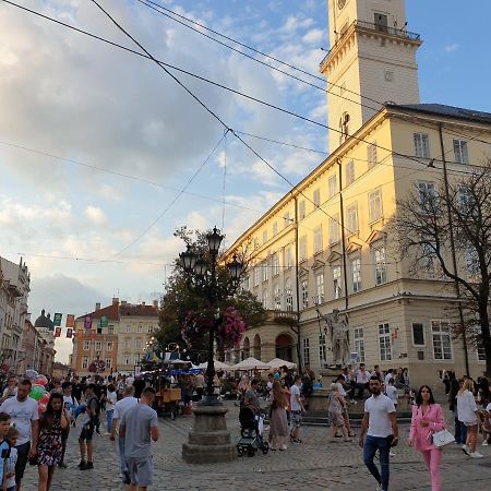 3 Bedroom, 2 Bathroom Apartment Near Forum Leopoli Esterno foto