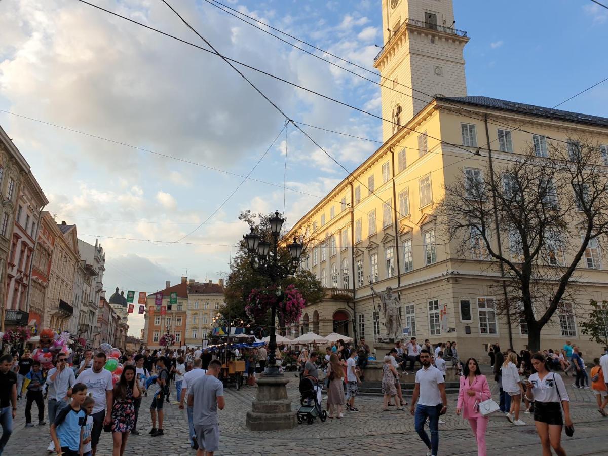 3 Bedroom, 2 Bathroom Apartment Near Forum Leopoli Esterno foto