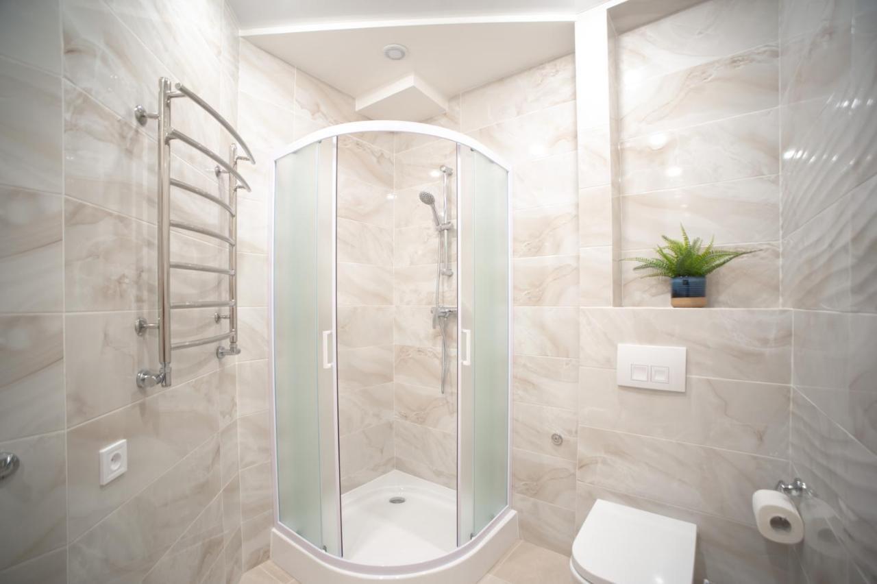 3 Bedroom, 2 Bathroom Apartment Near Forum Leopoli Esterno foto